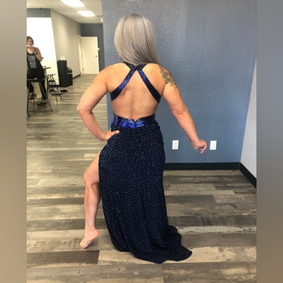 Tony Bowls Evening Dress - Picture 3 of 4